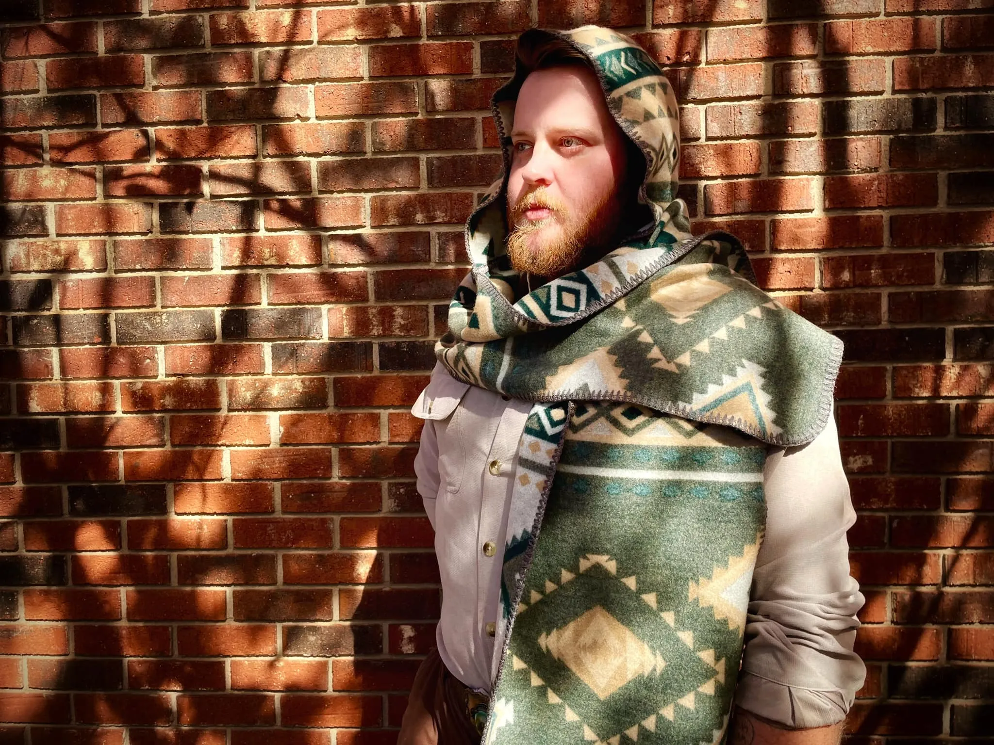 Aztlán Print hooded scarf