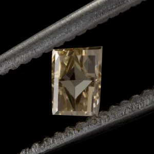 BAGUETTE PORTRAIT CUT LOOSE DIAMOND FANCY CHAMPAGNE 0.25ct NATURAL PENDANT 1/4ct