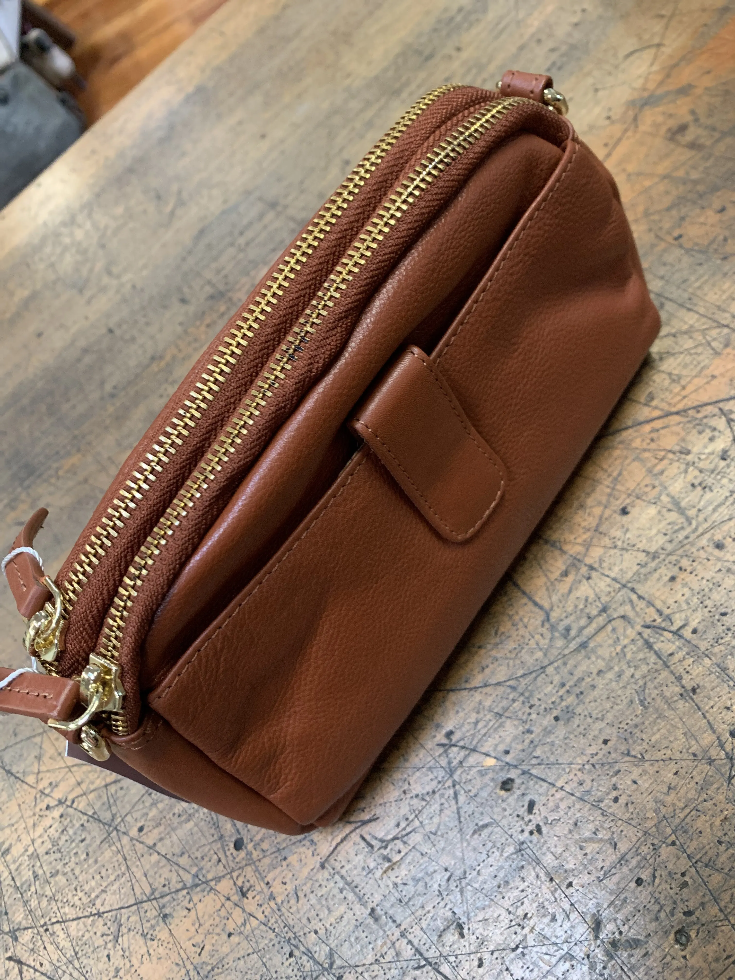 Baron Leather / Handbag / Oval / Brown