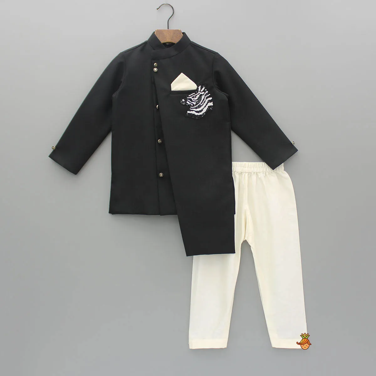 Black Stylish Embellished Sherwani And Pyjama