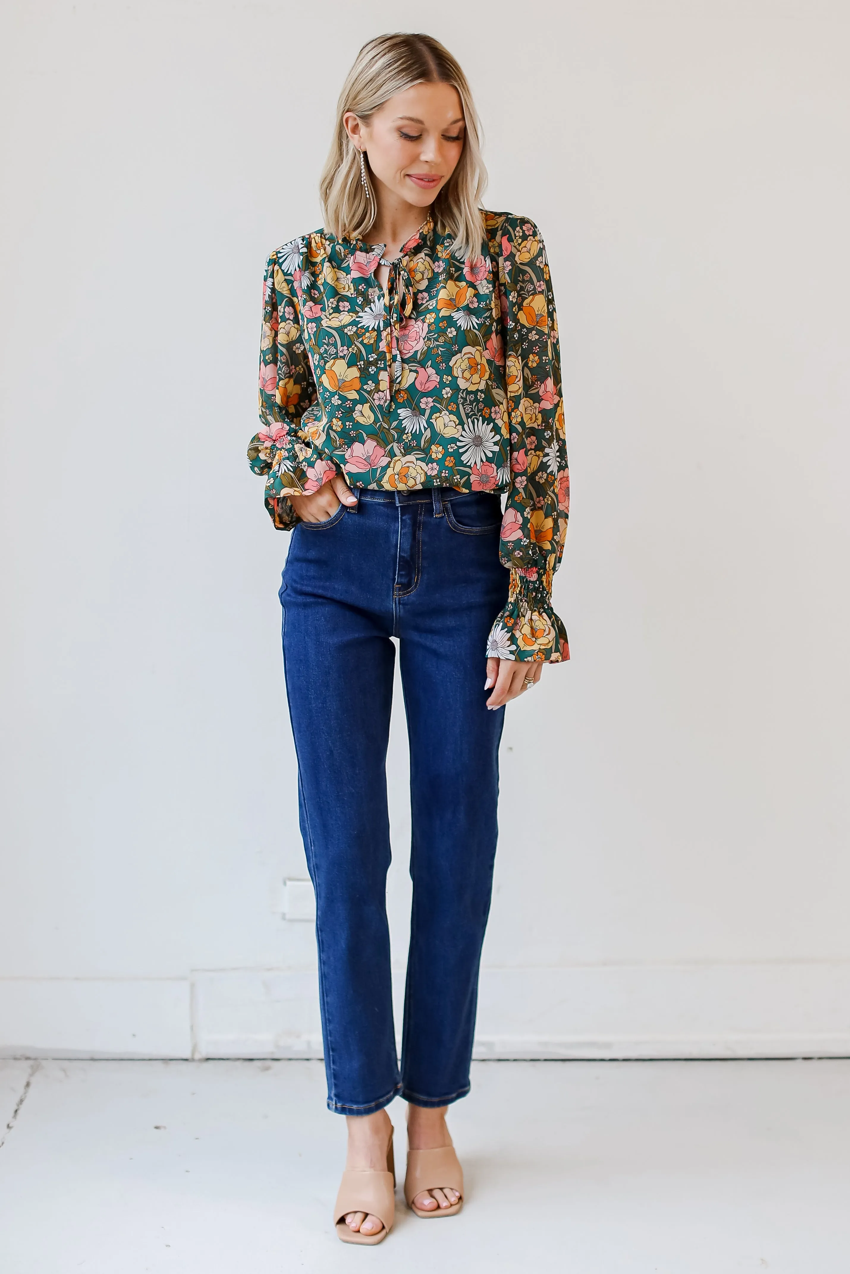 FINAL SALE - Stylish Flair Mom Jeans