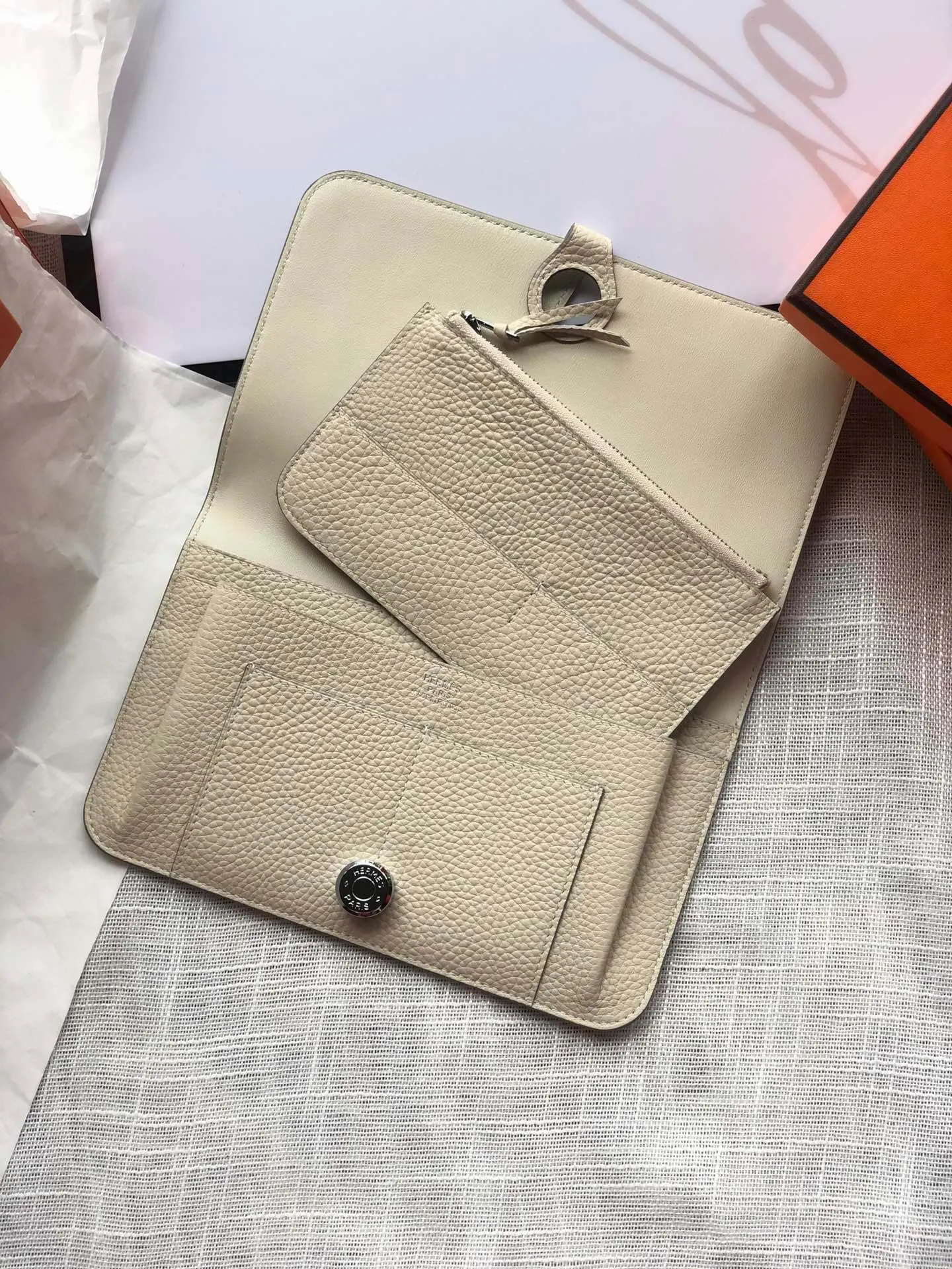 HM Dogon Wallet 20 Beige Togo Shw