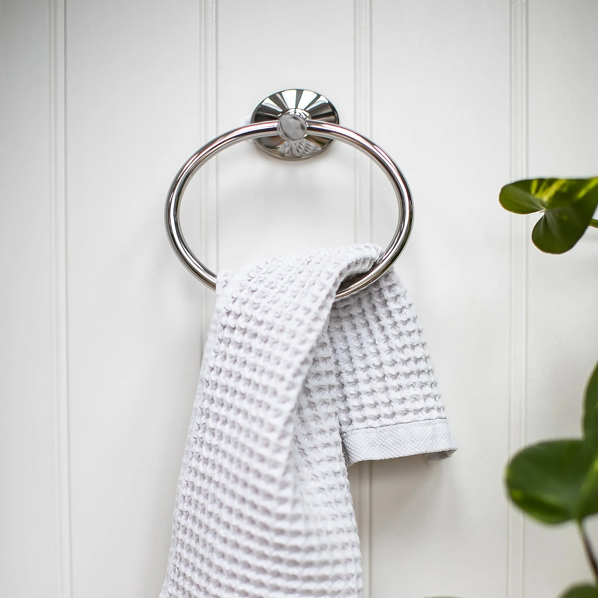 Oblique Towel Ring